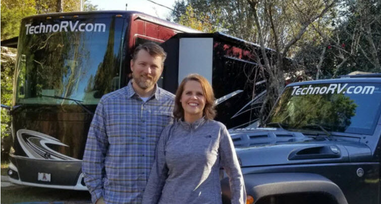 Photo of Eric and Tami Johnson, with TechnoRV.