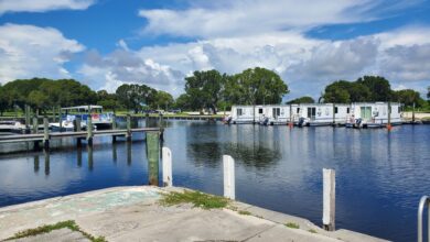 Images of houseboats at Everglades National Park