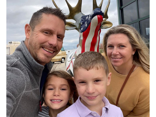 Image of Jared Creach and his family