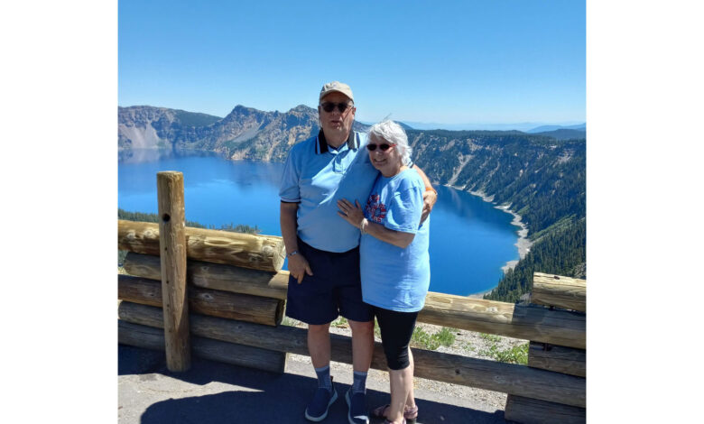 Photo of Thomas and Robin Strang at Crater Lake.