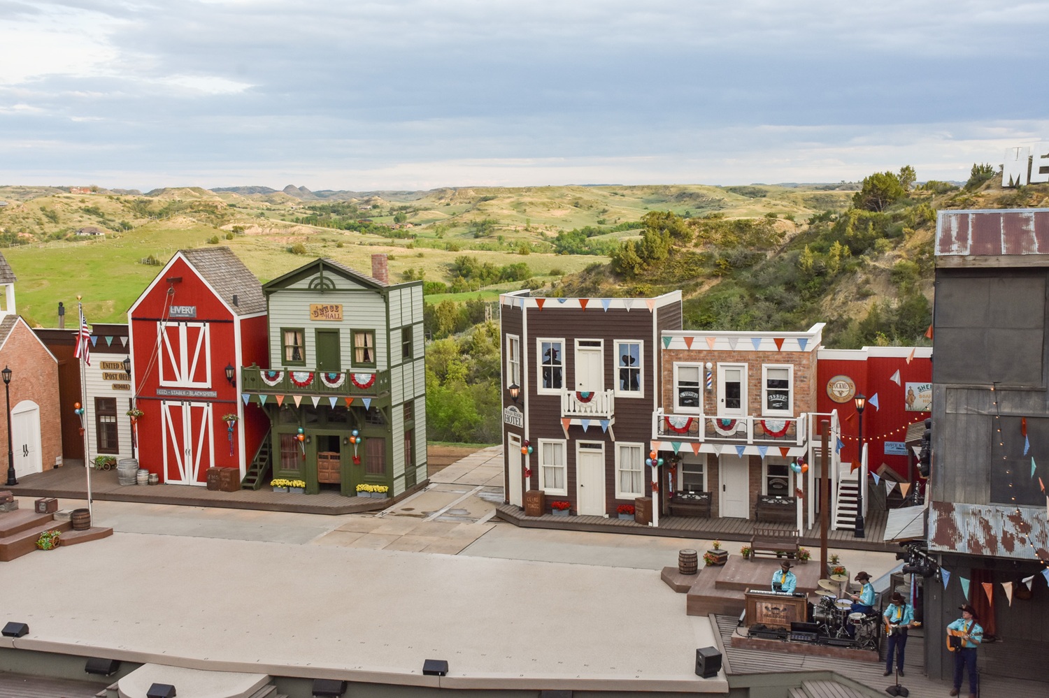 Featured image for “Sara Sperling describes jobs at Theodore Roosevelt Medora Foundation in Episode 343”